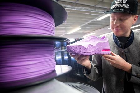 Rund 1.000 Designer haben ihre Sneaker-Designs bei Zellerfeld im Angebot.