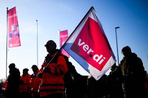 Verdi-Mitglieder gehen auf die Straße. (Archivbild)