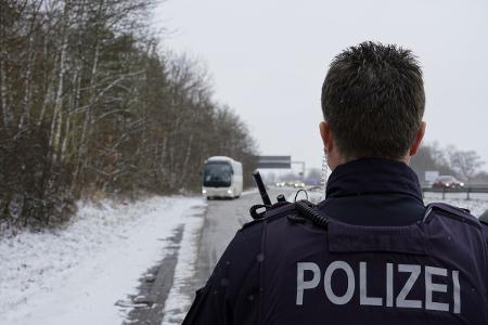 Einen Reisebus als Einsatzfahrzeug haben die Beamten des PABR Ratzeburg auch nicht alle Tage
