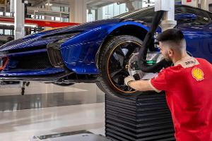 Ferrari E-Building Maranello (2024) Produktionshalle