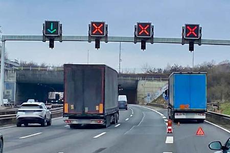Autobahn Schilderbrücke Hechtsheimer Tunnel