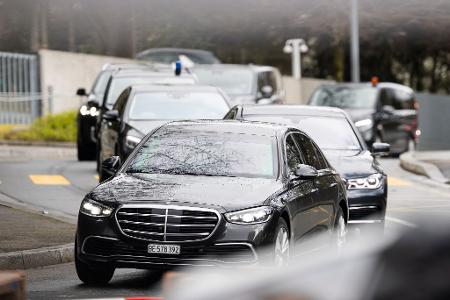 Auf dem Flug von Moskau nach Genf musste die Moskauer Delegation laut russischen Staatsmedien einen mehr als achtstündigen Umweg in Kauf nehmen.