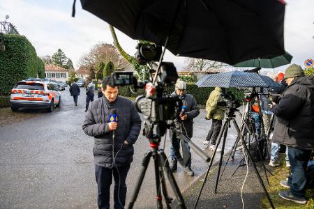 Mehr als drei Stunden verhandeln Vertreter aus Washington und Teheran.