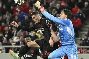 Dank Doppelpacker Schick: Leverkusen auf Achtelfinalkurs