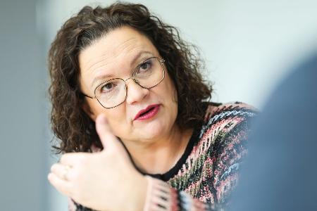 Jede Menge Arbeit für die Arbeitsverwaltung: Andrea Nahles, Vorstandsvorsitzende der Bundesagentur für Arbeit, sieht sich steigenden Arbeitslosenzahlen und sinkender Erwerbstätigkeit gegenüber. 