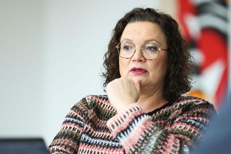 Jede Menge Arbeit für die Arbeitsverwaltung: Andrea Nahles, Vorstandsvorsitzende der Bundesagentur für Arbeit, sieht sich steigenden Arbeitslosenzahlen und sinkender Erwerbstätigkeit gegenüber. 