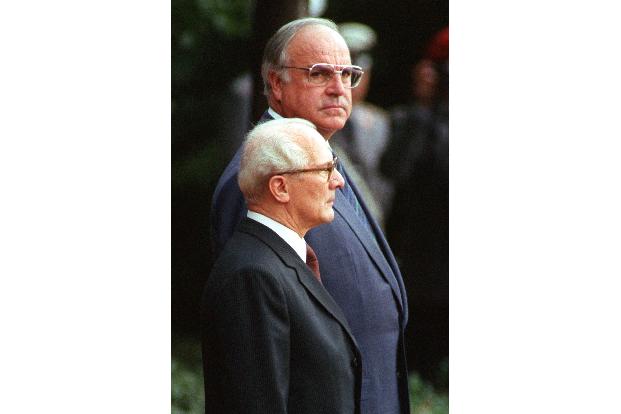 Bundeskanzler Helmut Kohl und der DDR-Staatsratsvorsitzende Erich Honecker. Zum Selbstverständnis der alten Bundesrepublik gehörte immer auch ein klares Überlegenheitsgefühl gegenüber der DDR. (Archivbild)
