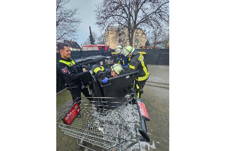 An der Einsatzstelle (Foto: Feuerwehr Celle)