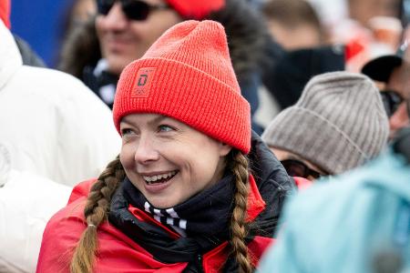 Lückenkemper posiert als Bob-Anschieberin