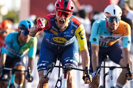 Ausreißer ganz spät gestellt: Milan siegt im Sprint