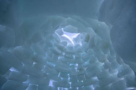 Das Eis reichte sogar für den Bau eines Iglus. 