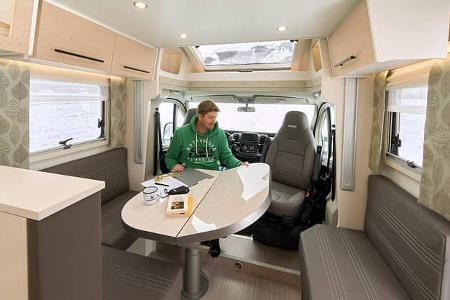 Notin Bilbao BCL im Test - Tisch