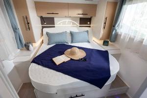 Notin Calvia, Queensbett, modernes Design, 