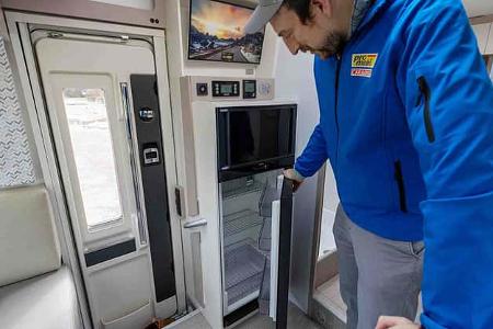 f_Notin_Lindau_JF_Kühlschrank