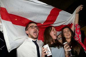 Ab K.o.-Runde: Längere Öffnungszeiten für britische Pubs