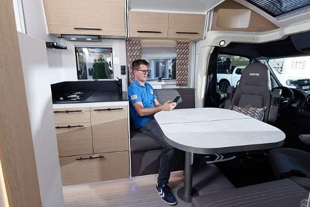 Notin Lindau JF Teilintegrierter Tisch