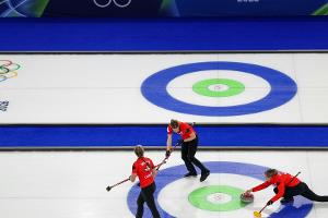 Curling: Top-Nationen im Halbfinale