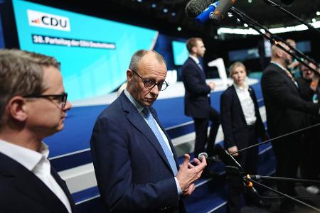 Kanzler und CDU-Chef Friedrich Merz will die Delegierten beim Parteitag in Stuttgart von seinem Reformkurs überzeugen.