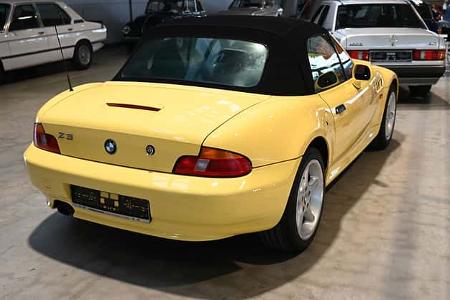 Retro Classics Stuttgart 2026 Marktrundgang BMW Z3