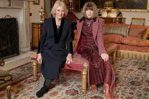 London Fashion Week: Königin Camilla posiert mit Anna Wintour