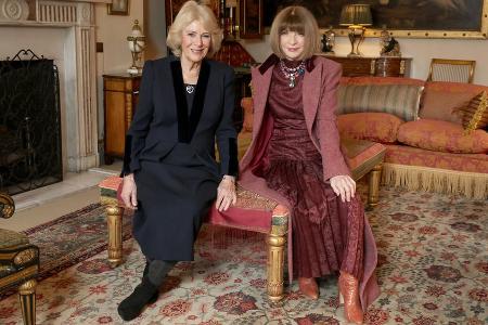 London Fashion Week: Königin Camilla posiert mit Anna Wintour