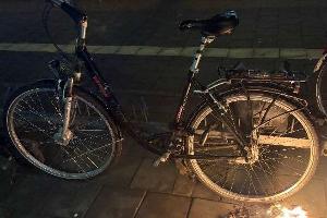 Brandbeschädigtes Fahrrad