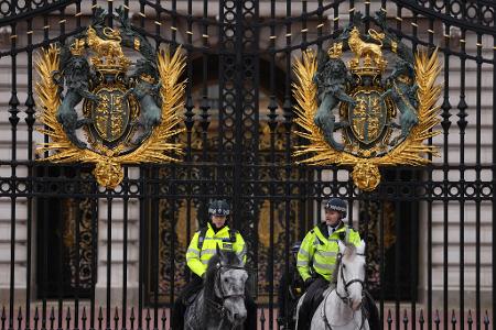Der Tag nach der vorübergehenden Festnahme vor dem Buckingham Palace.