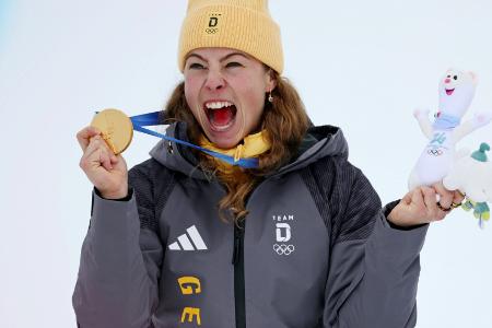 Daniela Maier: Zunge rot, Medaille golden