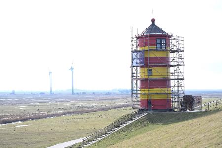Der vergleichsweise kleine Leuchtturm ist schon seit Jahren nicht mehr im Dienst - dafür aber ein beliebtes Fotomotiv in Ostfriesland. 