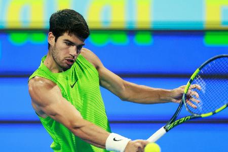Alcaraz triumphiert in Doha