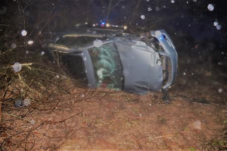 Pkw von der Fahrbahn abgekommen