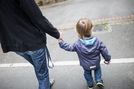 Die Grünen wollen Haushalte mit Kindern von Bürgergeld-Sanktionen ausnehmen. (Illustration)