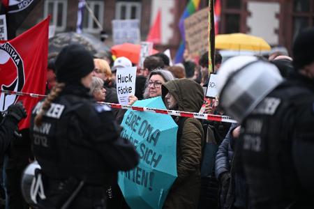 Die Polizei sicherte die Veranstaltung in Dortmund mit starken Kräften ab.