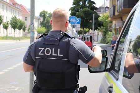 FKS- Beamter
(Symbolbild HZA Dresden)