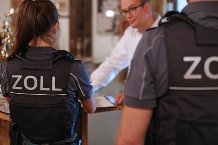 Prüfung der Finanzkontrolle Schwarzarbeit, Foto: Zoll (Symbolbild)