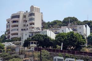 Inmitten der Spannungen zwischen Washington und Teheran hat das US-Außenministerium einen Teil seines Botschaftspersonals in Beirut zur Ausreise aus dem Libanon aufgefordert. 