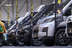 Wohnmobile können höhere sechsstellige Summen kosten und sind nicht für jedermann erschwinglich. (Symbolbild)