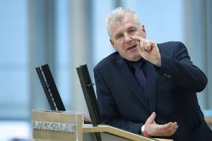 In der Diskussion um Interessenkonflikte bei Anstellungen in der Politik gerät auch der Fraktionschef der CDU in Sachsen-Anhalt, Guido Heuer, in den Fokus. (Archivbild)