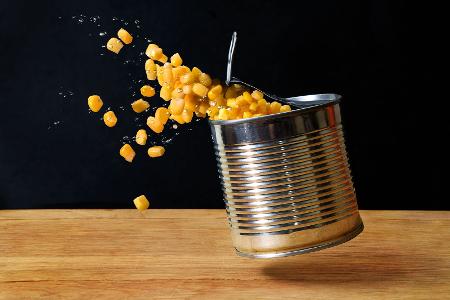 Gemüse und Früchte aus der Dose