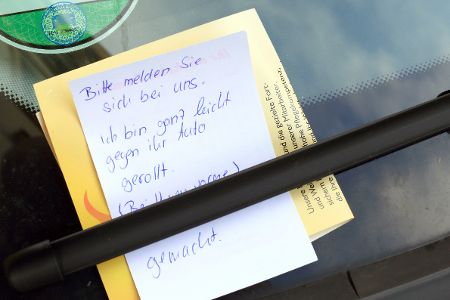 Zettel nach Parkunfall