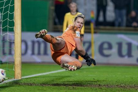 Bayer-Kapitänin Repohl beendet ihre Karriere