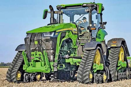 02/2026 John Deere 8R Traktor