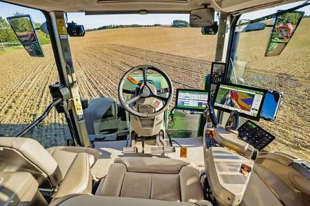 02/2026 John Deere 8R Traktor