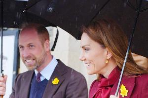 Kate und William in Wales: Gemeinsam lächeln sie Andrew weg