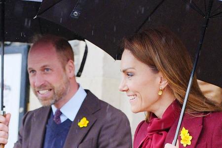 Kate und William in Wales: Gemeinsam lächeln sie Andrew weg