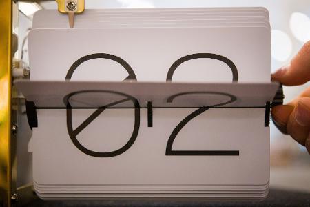 Die Sommerzeit kommt. (Symboldbild)