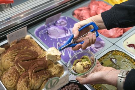 Im Sommer sind Sorbets und Fruchteissorten sehr beliebt. (Archibild)