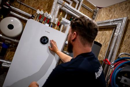 Häufig werden sich Eigentümer für eine Wärmepumpe entscheiden, glaubt Wirtschaftsministerin Reiche. (Illustration)