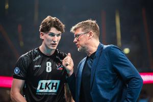 Mit Superkräften an die Macht? Lüneburg feiert Titelpremiere