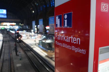 Was passiert in diesem Jahr bei den Fahrpreisen für die Fernzüge? (Archivbild)